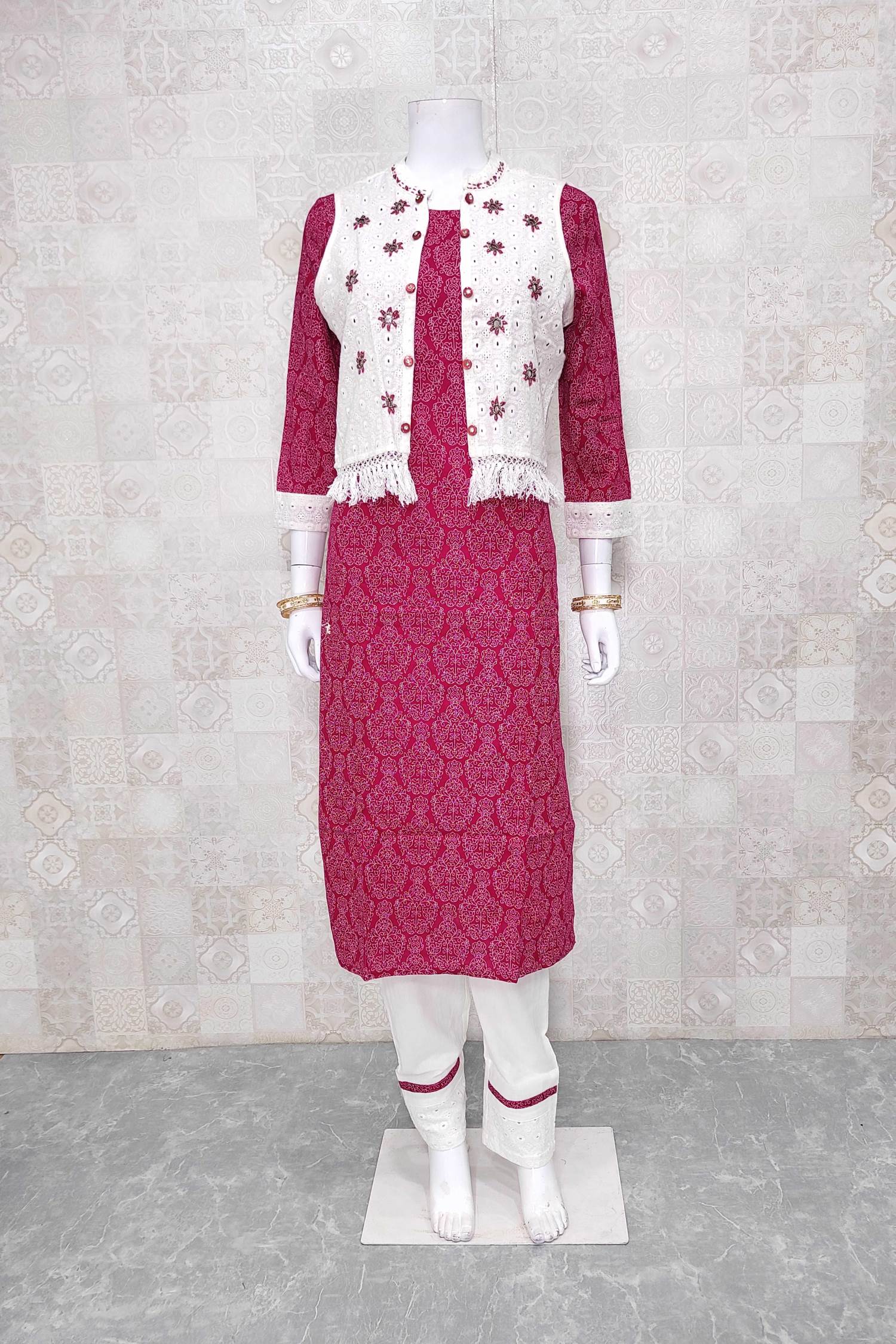 White kurti clearance with koti